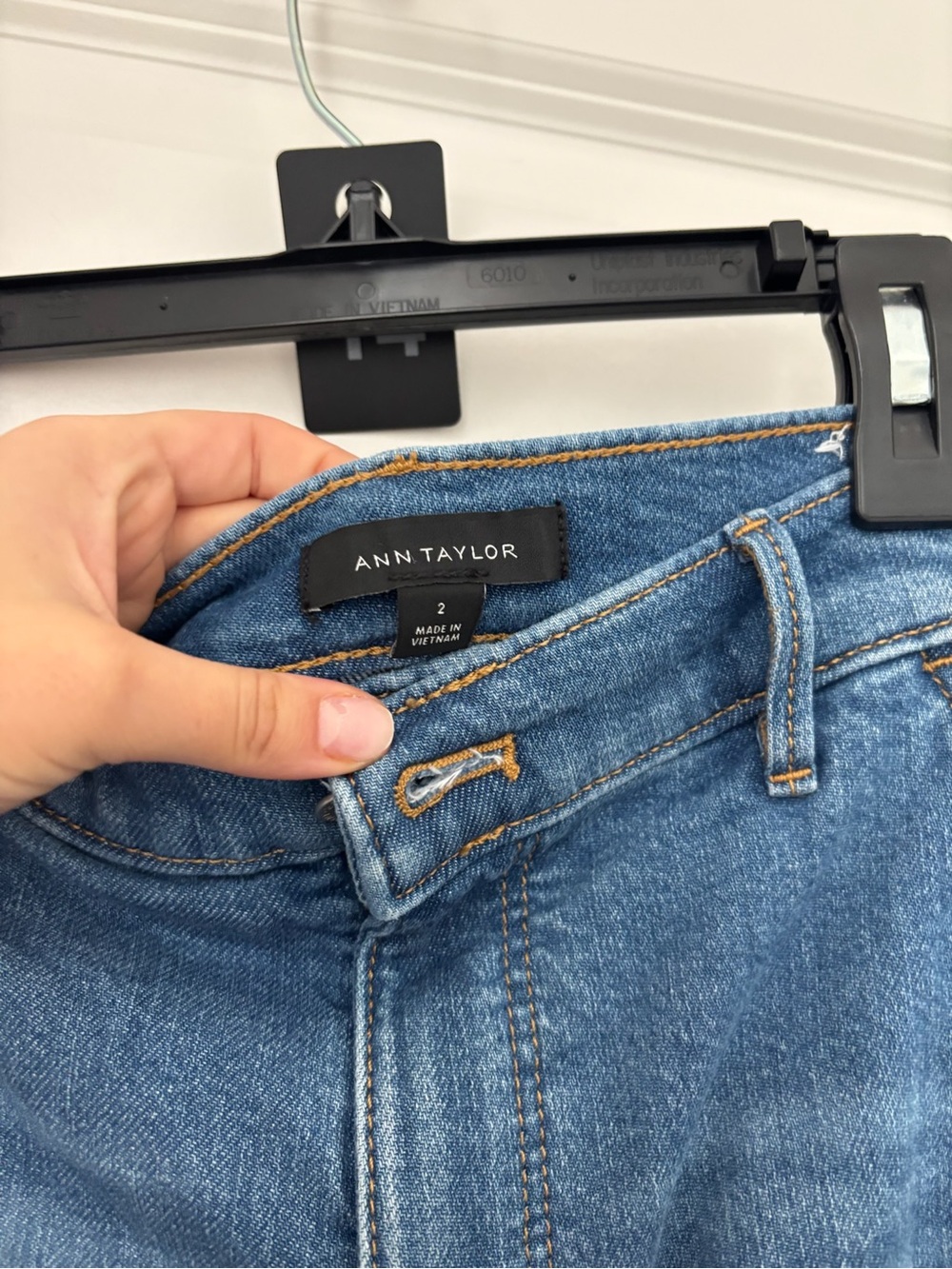 Ann Taylor The Weekend Trouser Jean - Picture 4 of 4